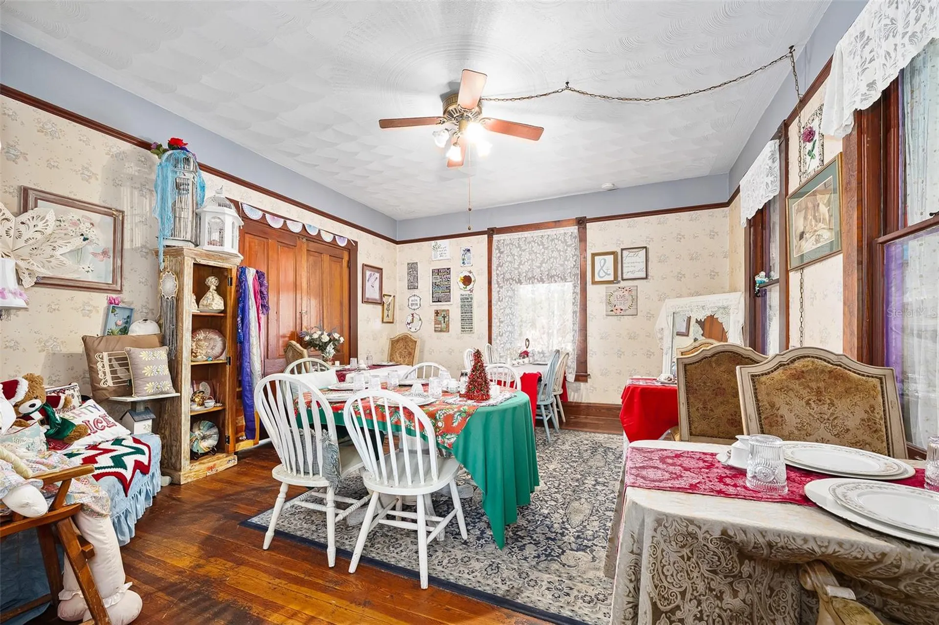 228 W Howry Avenue Deland FL 32720