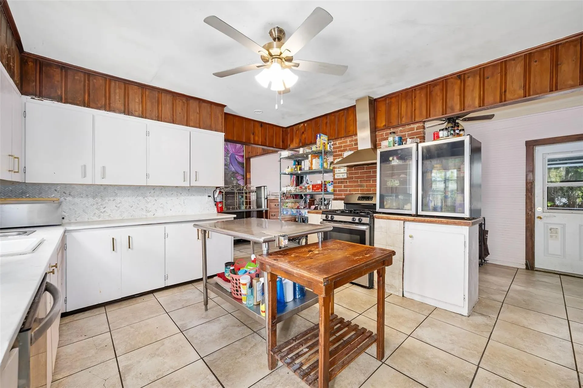 228 W Howry Avenue Deland FL 32720