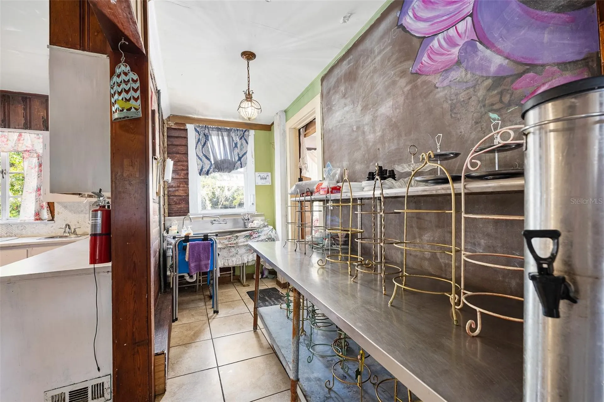 228 W Howry Avenue Deland FL 32720