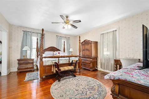 228 W Howry Avenue Deland FL 32720