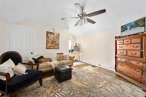 228 W Howry Avenue Deland FL 32720