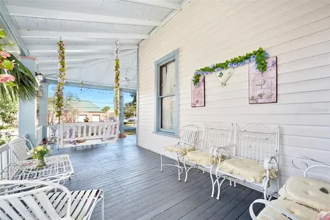 228 W Howry Avenue Deland FL 32720