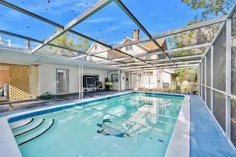 228 W Howry Avenue Deland FL 32720