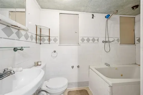 228 W Howry Avenue Deland FL 32720