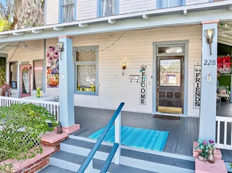 228 W Howry Avenue Deland FL 32720