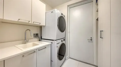 1155 N Gulfstream Avenue Sarasota FL 34236