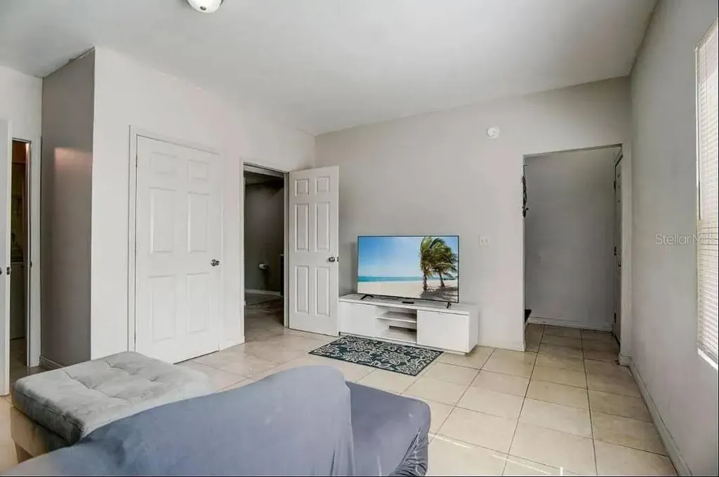 1002 Vine Avenue Clearwater FL 33755