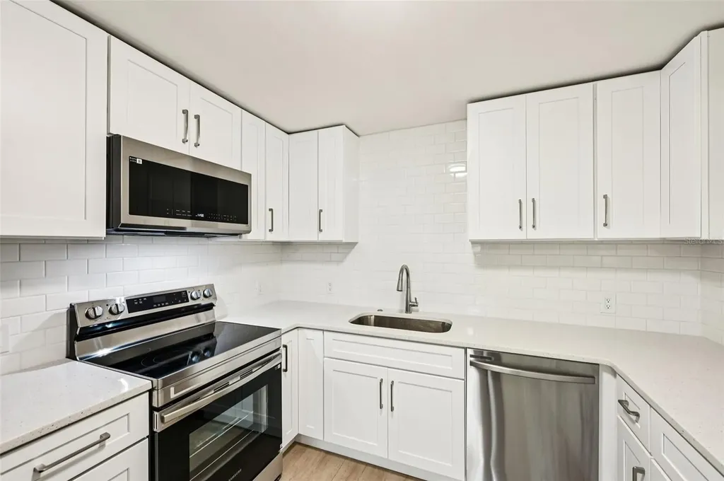 3182 Hatton Street Sarasota FL 34237