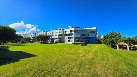 St 686 Cond. Chalets De La Playa Vega Baja PR 00693