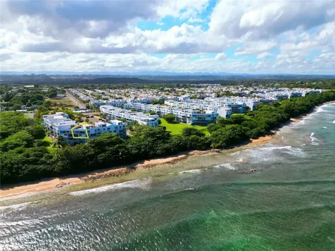 St 686 Cond. Chalets De La Playa Vega Baja PR 00693