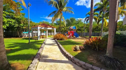 St 686 Cond. Chalets De La Playa Vega Baja PR 00693