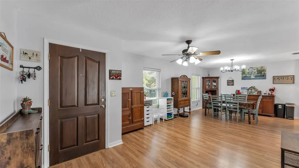 2207 Gatewood Street Plant City FL 33563