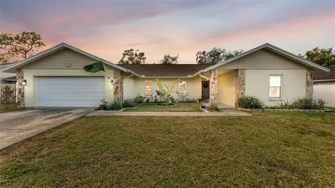 2207 Gatewood Street Plant City FL 33563