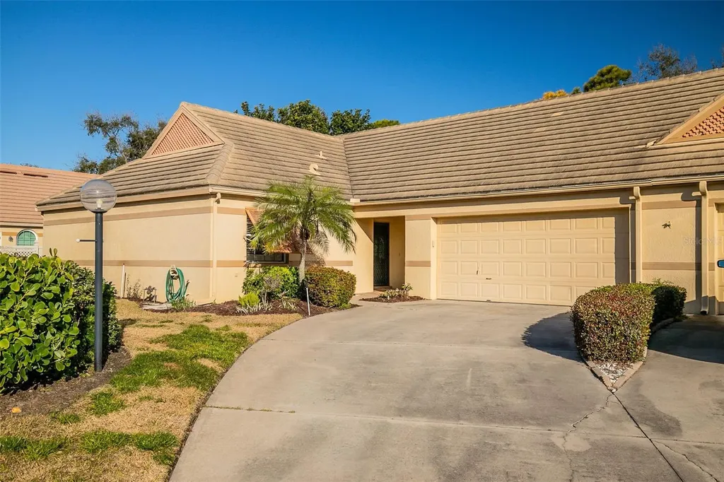 5704 34th Court W Bradenton FL 34210