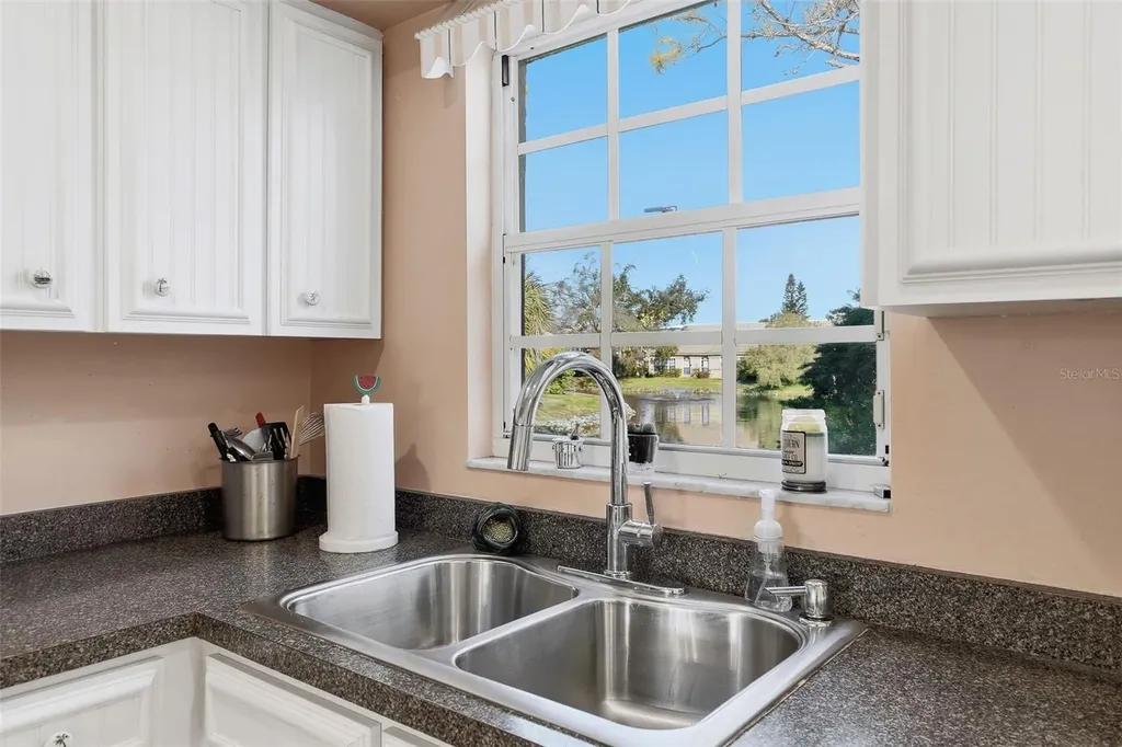 5704 34th Court W Bradenton FL 34210