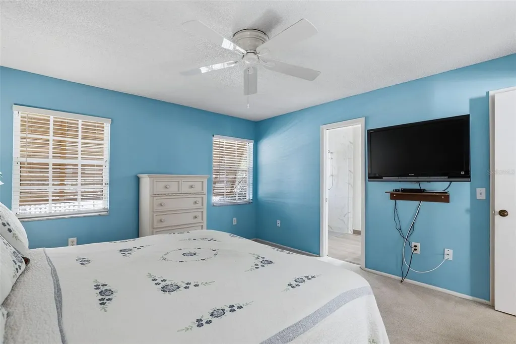5704 34th Court W Bradenton FL 34210