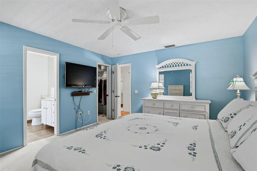 5704 34th Court W Bradenton FL 34210