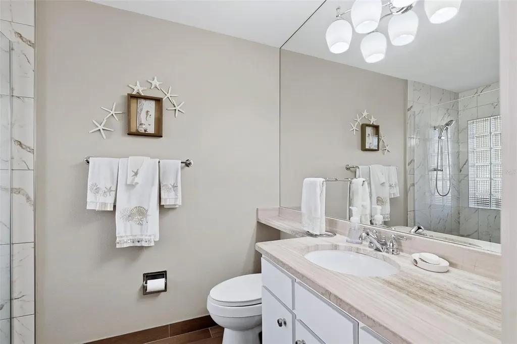5704 34th Court W Bradenton FL 34210