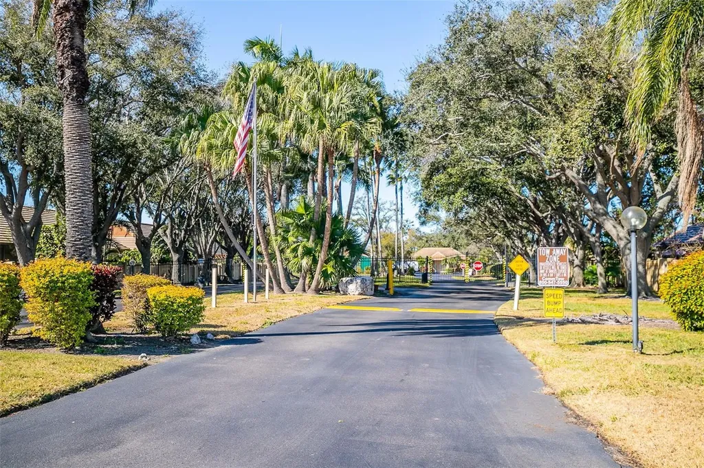 5704 34th Court W Bradenton FL 34210