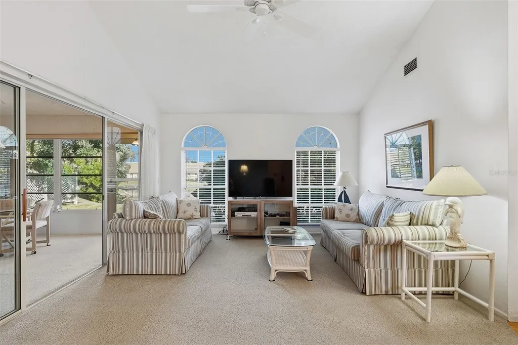 5704 34th Court W Bradenton FL 34210