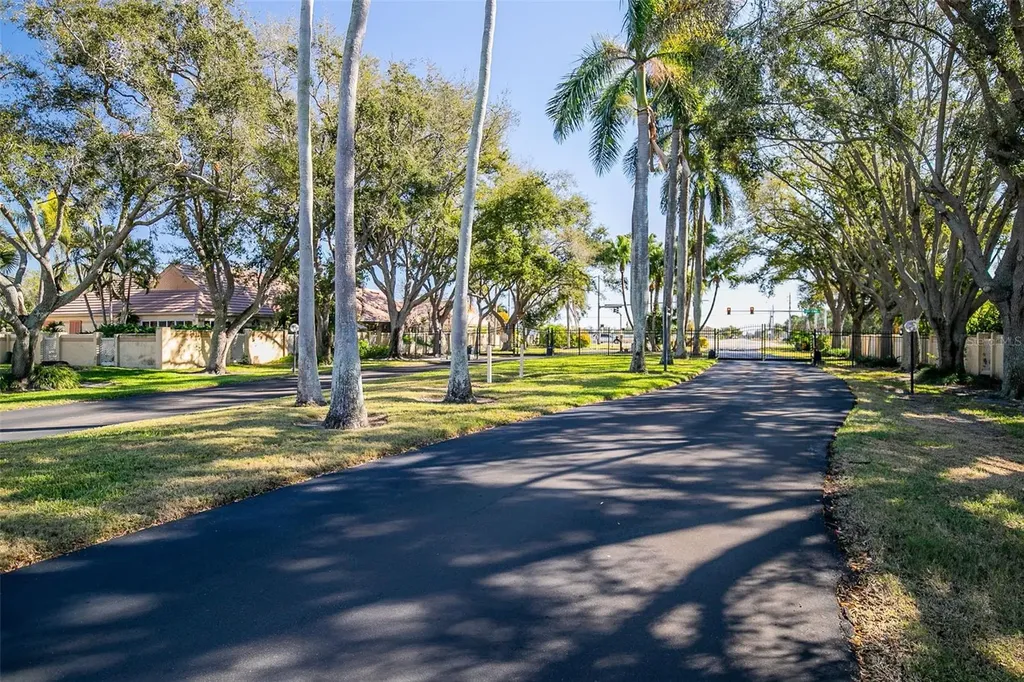 5704 34th Court W Bradenton FL 34210