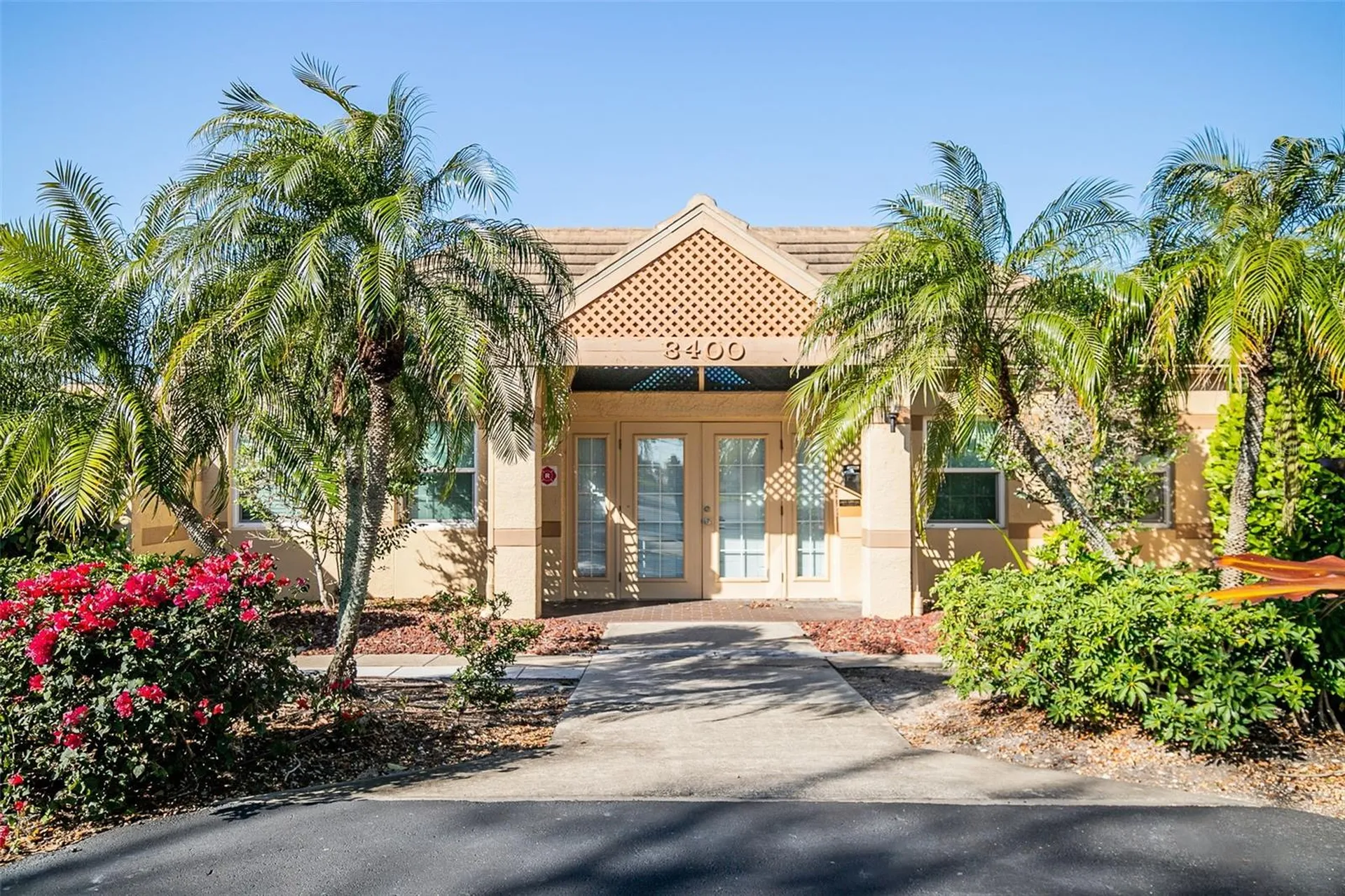 5704 34th Court W Bradenton FL 34210