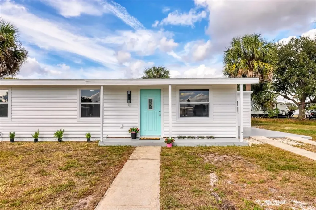 22152 Laramore Avenue Port Charlotte FL 33952