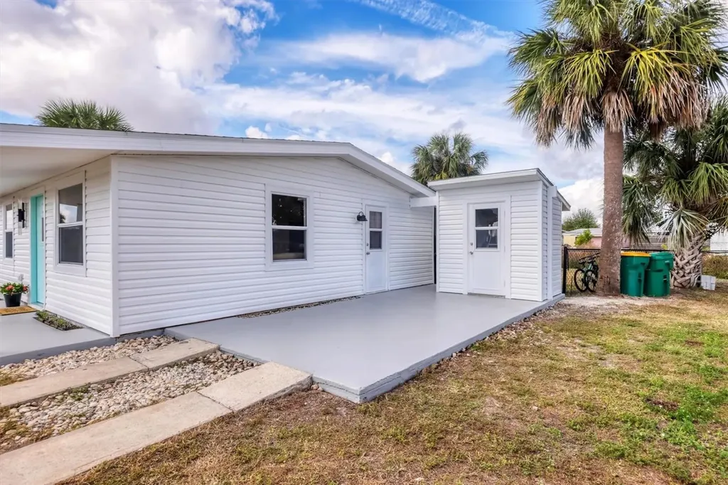 22152 Laramore Avenue Port Charlotte FL 33952