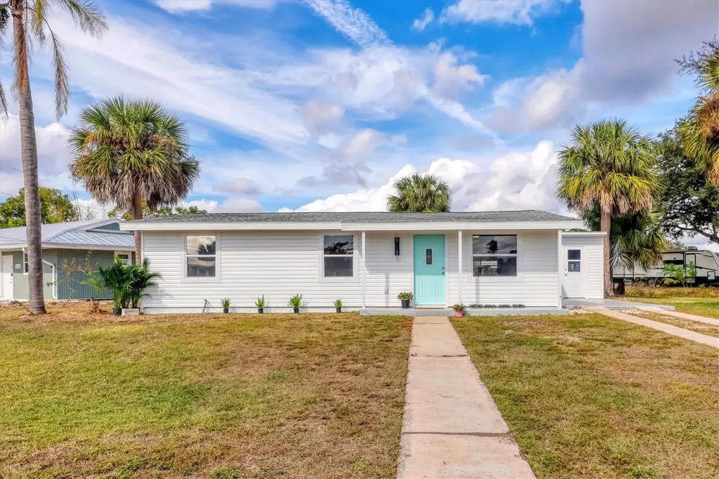 22152 Laramore Avenue Port Charlotte FL 33952