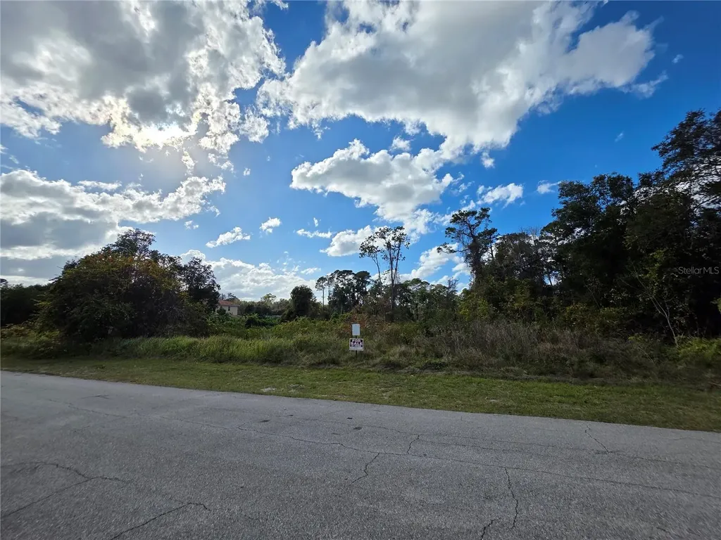 520 W Kingway Drive Deltona FL 32725