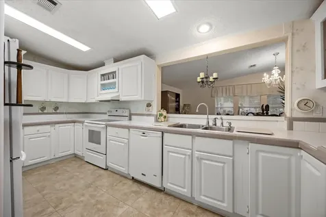 2632 Lake Grassmere Circle Zellwood FL 32798