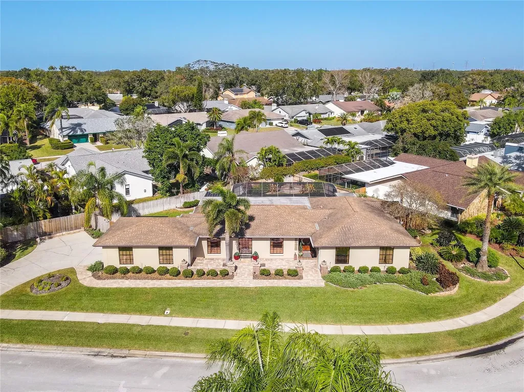 2410 Old Coach Trail Clearwater FL 33765