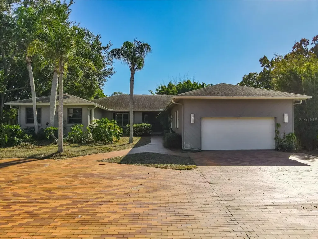 35 Baywood Court Palm Harbor FL 34683