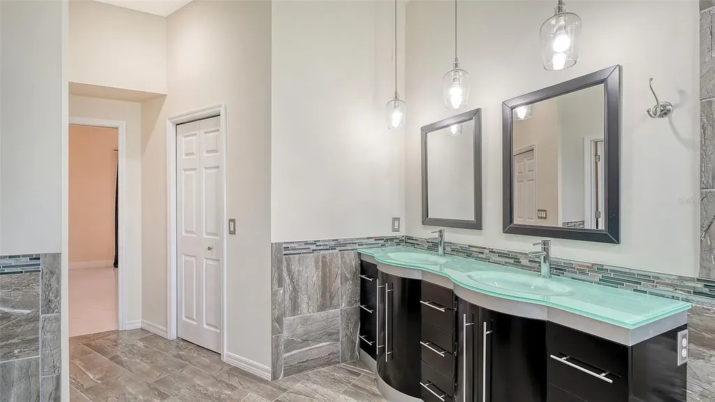 4707 Clipper Drive Bradenton FL 34208