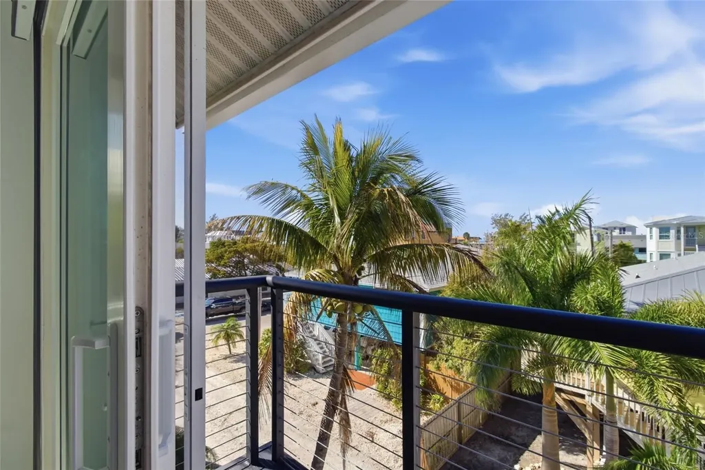 2502 Avenue B Bradenton Beach FL 34217