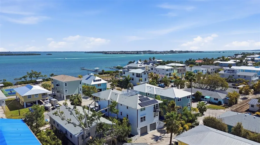2502 Avenue B Bradenton Beach FL 34217