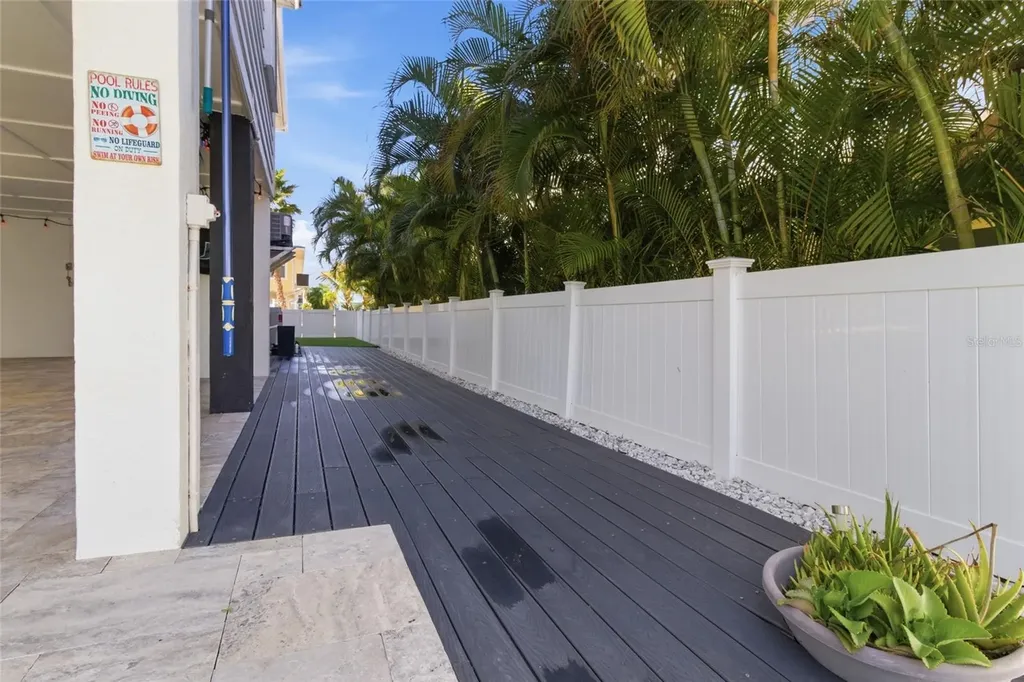 2502 Avenue B Bradenton Beach FL 34217