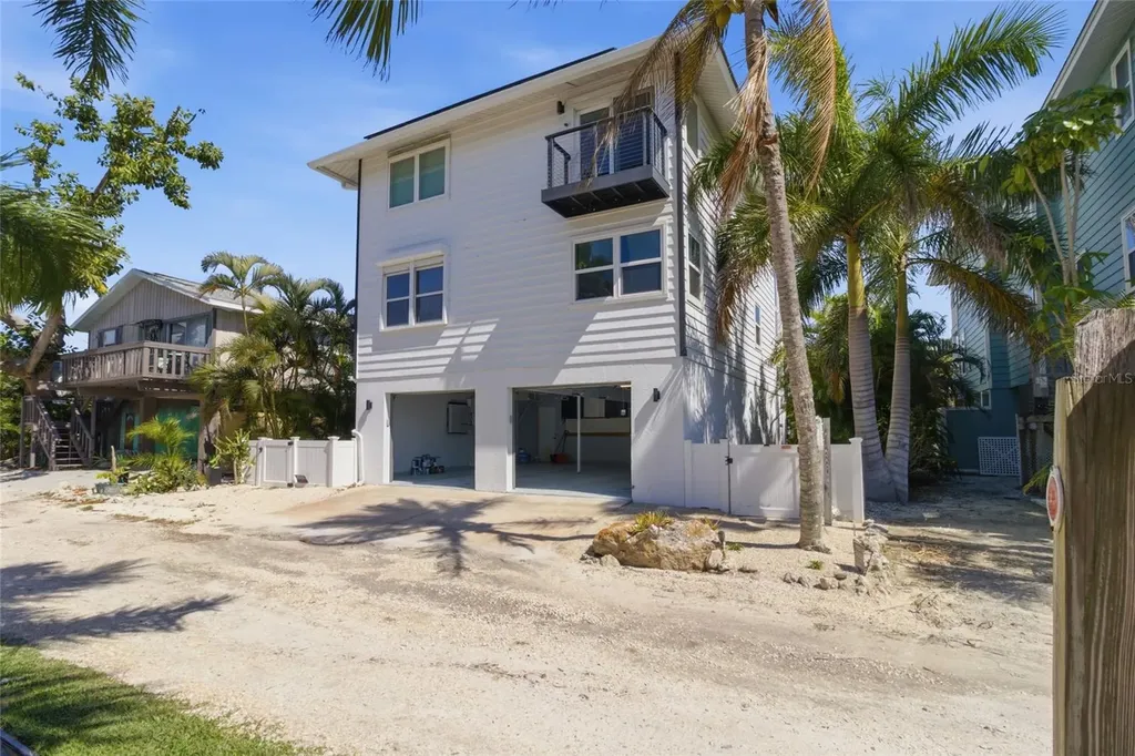2502 Avenue B Bradenton Beach FL 34217