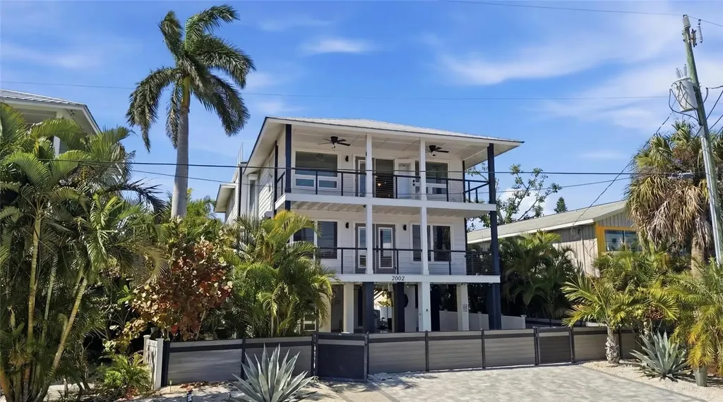 2502 Avenue B Bradenton Beach FL 34217