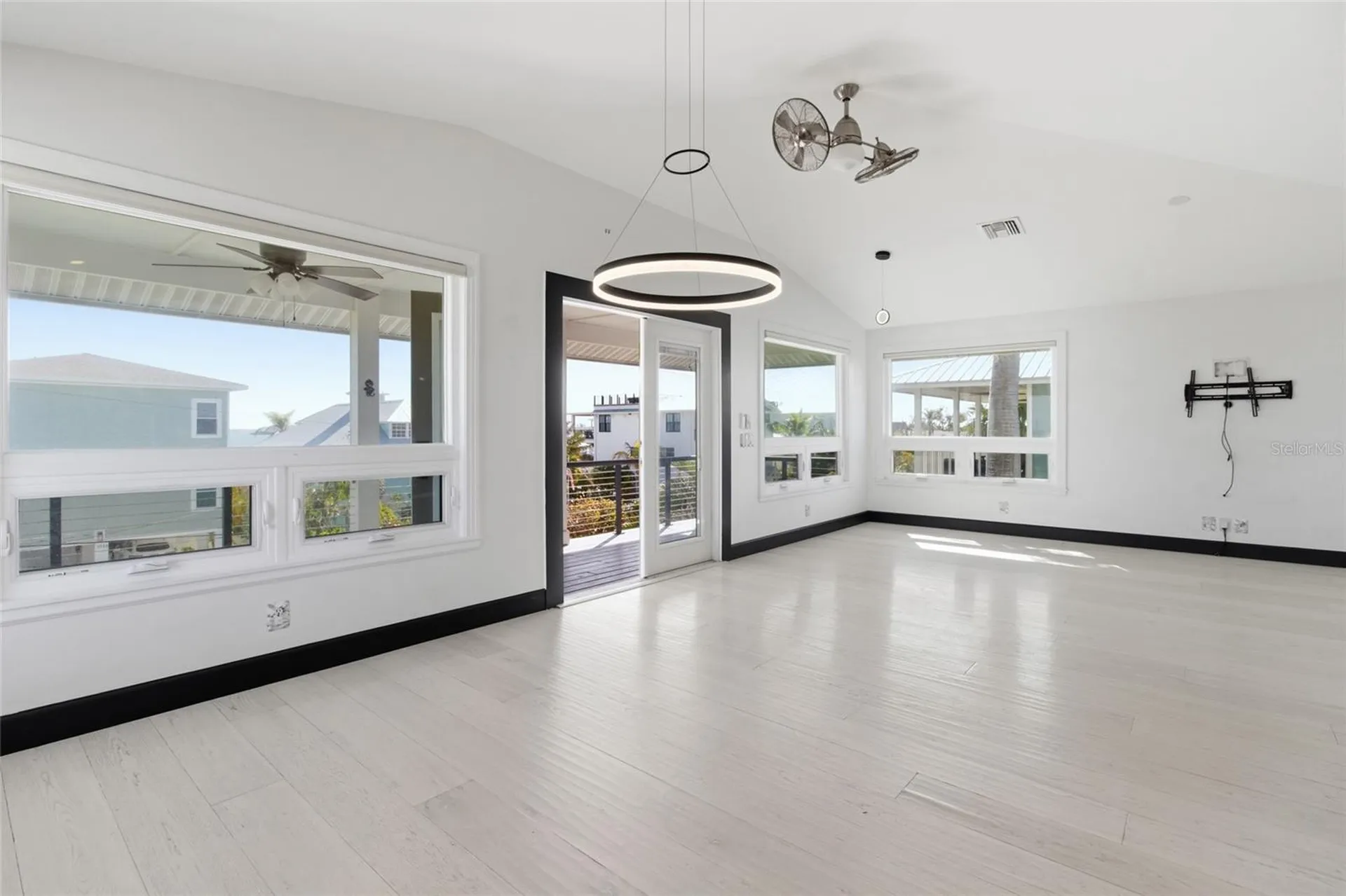 2502 Avenue B Bradenton Beach FL 34217