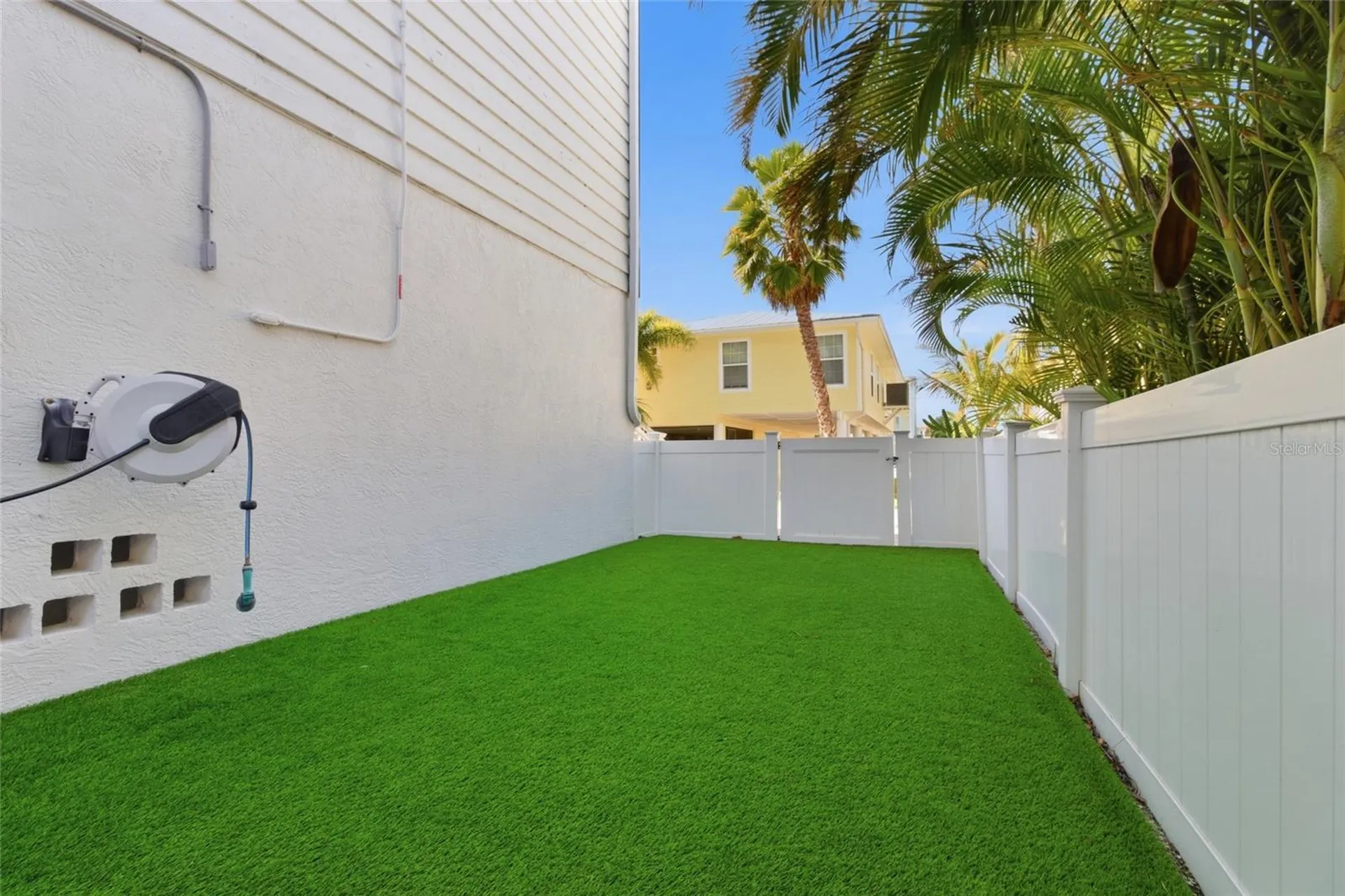 2502 Avenue B Bradenton Beach FL 34217