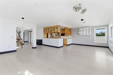 2502 Avenue B Bradenton Beach FL 34217