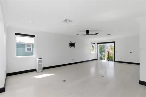 2502 Avenue B Bradenton Beach FL 34217