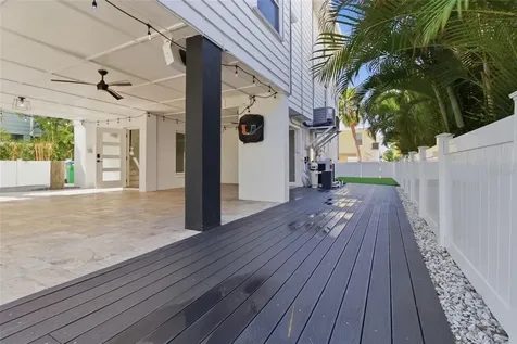 2502 Avenue B Bradenton Beach FL 34217
