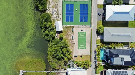 2502 Avenue B Bradenton Beach FL 34217