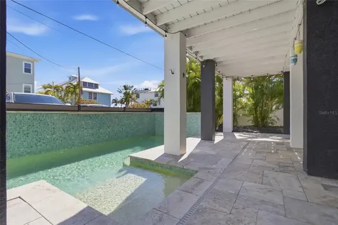 2502 Avenue B Bradenton Beach FL 34217