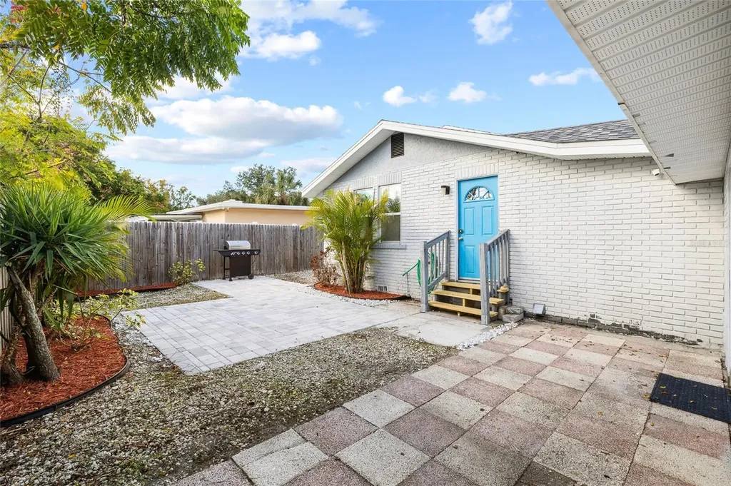 2606 W Henry Avenue Tampa FL 33614