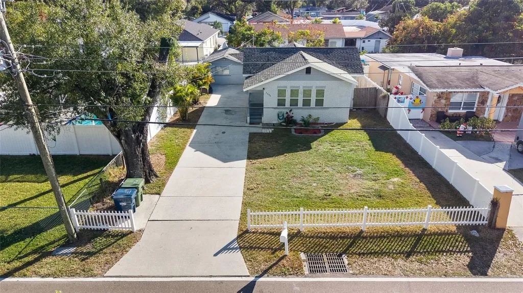 2606 W Henry Avenue Tampa FL 33614