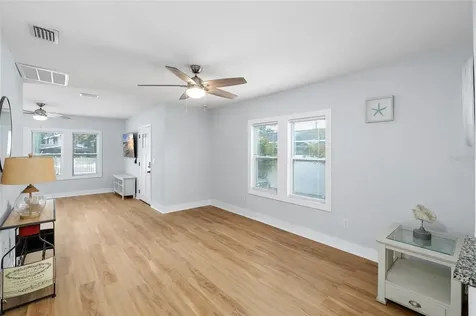 2606 W Henry Avenue Tampa FL 33614
