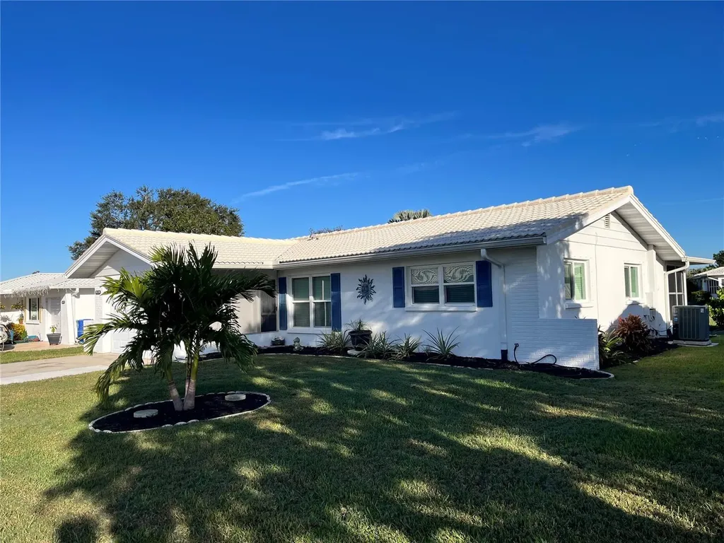 3905 Joyce Drive Bradenton FL 34208